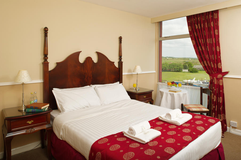 Logues Liscannor Hotel Εξωτερικό φωτογραφία